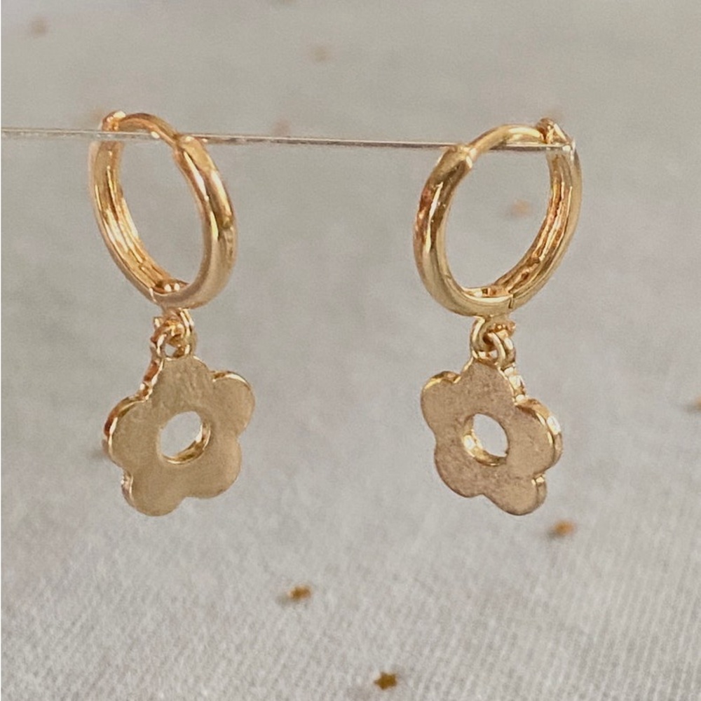 n e w | gold drop flower earrings 𑁍
